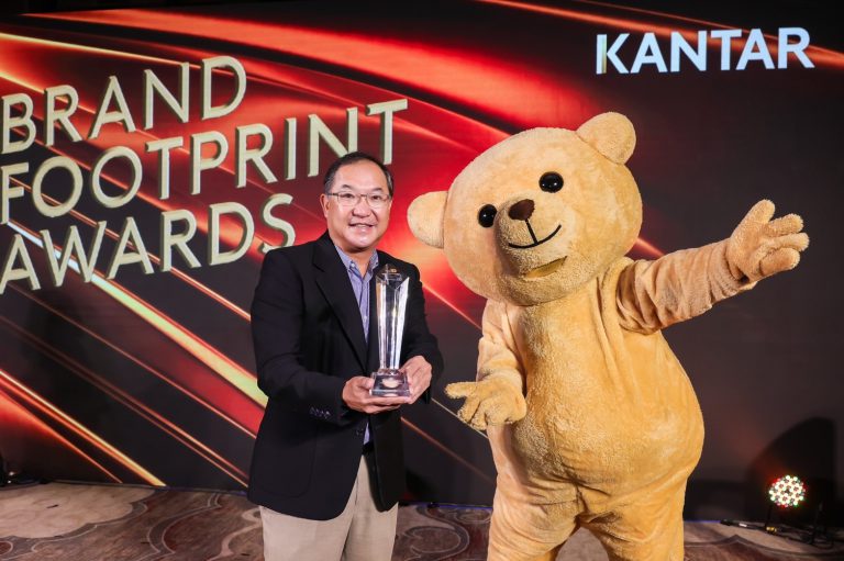 Kantar Award with Nestle_s Executive